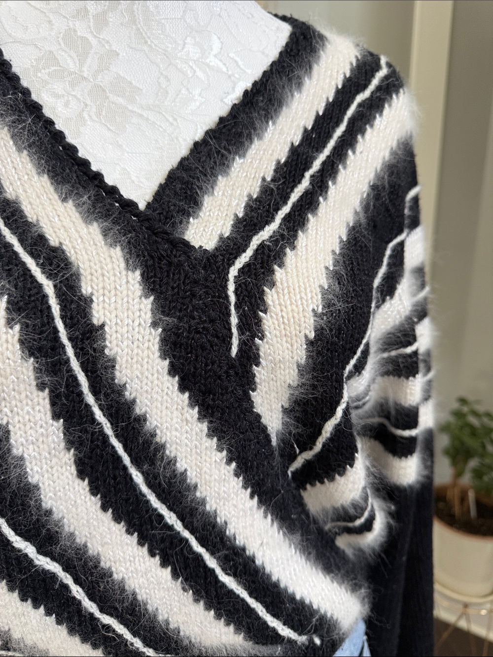 VTG 80s 90s Sostanza Angora Blend Faux Wrap Zebra Stripe Knit Sweater L - Picture 3 of 11